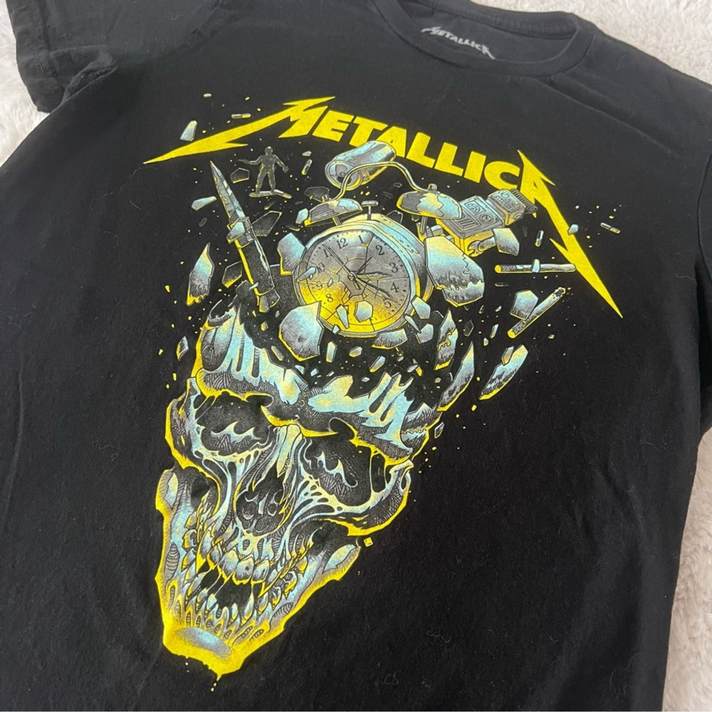 Metallica M72 World Tour Tee Women’s medium - Picture 2 of 9